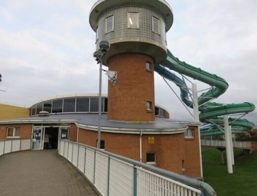 swimming pool flumes 768x576